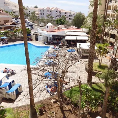 1 Bed Castle Harbour With Pool View C110 *